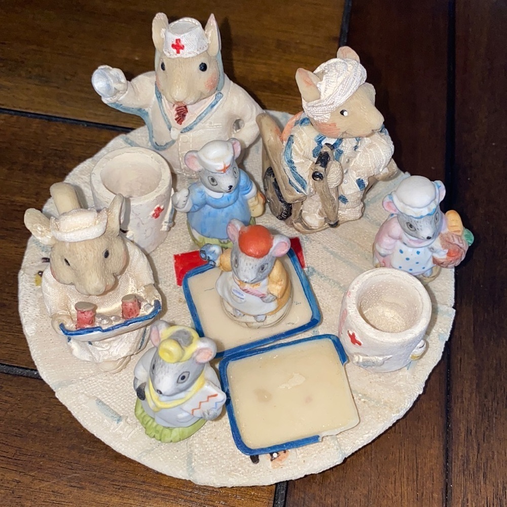 Russ Vinatage Porcelain figurine set